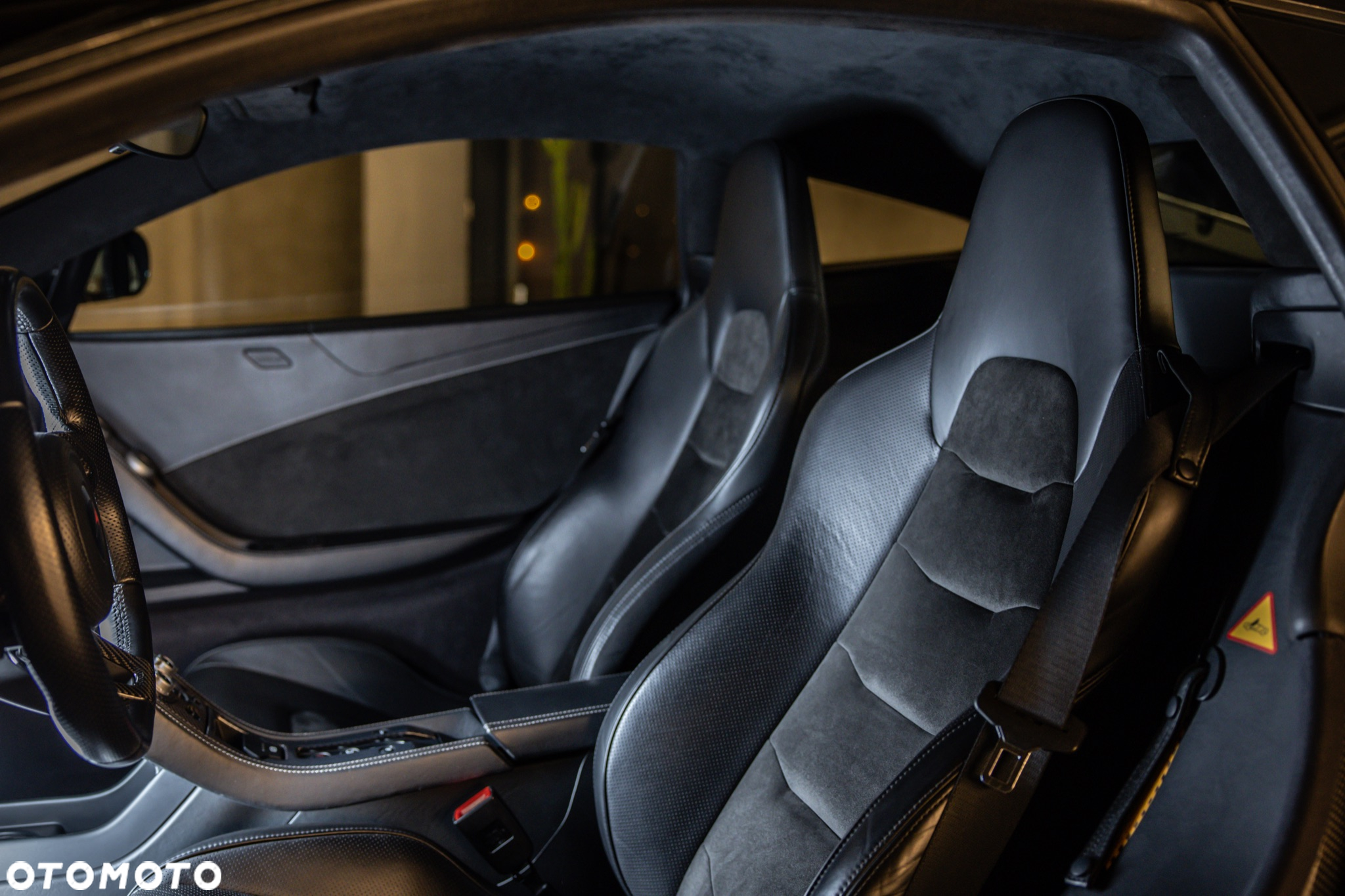 McLaren MP4-12C Coupe - 11