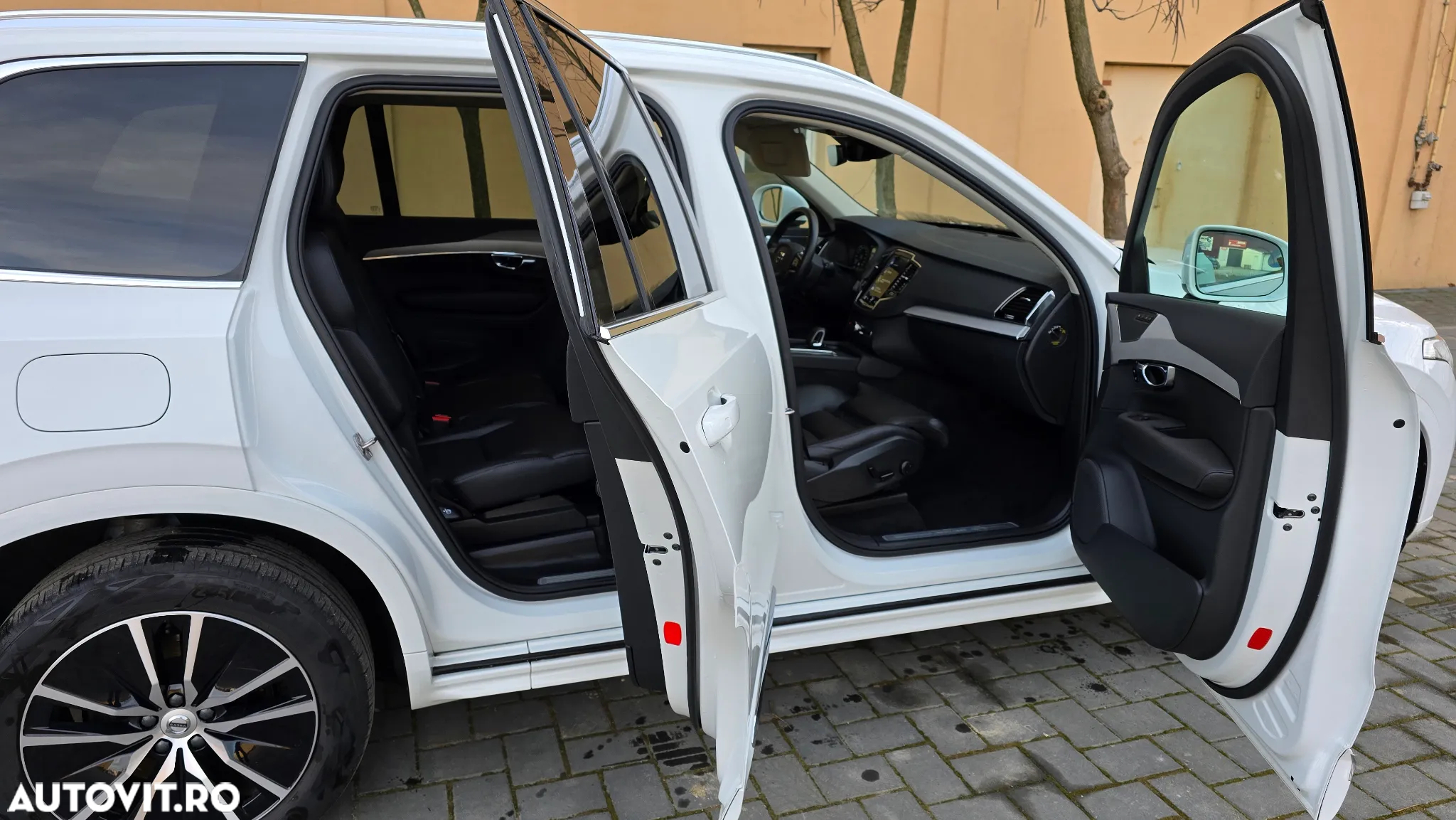 Volvo XC 90 T8 AWD Recharge Geartronic Inscription Expression - 17