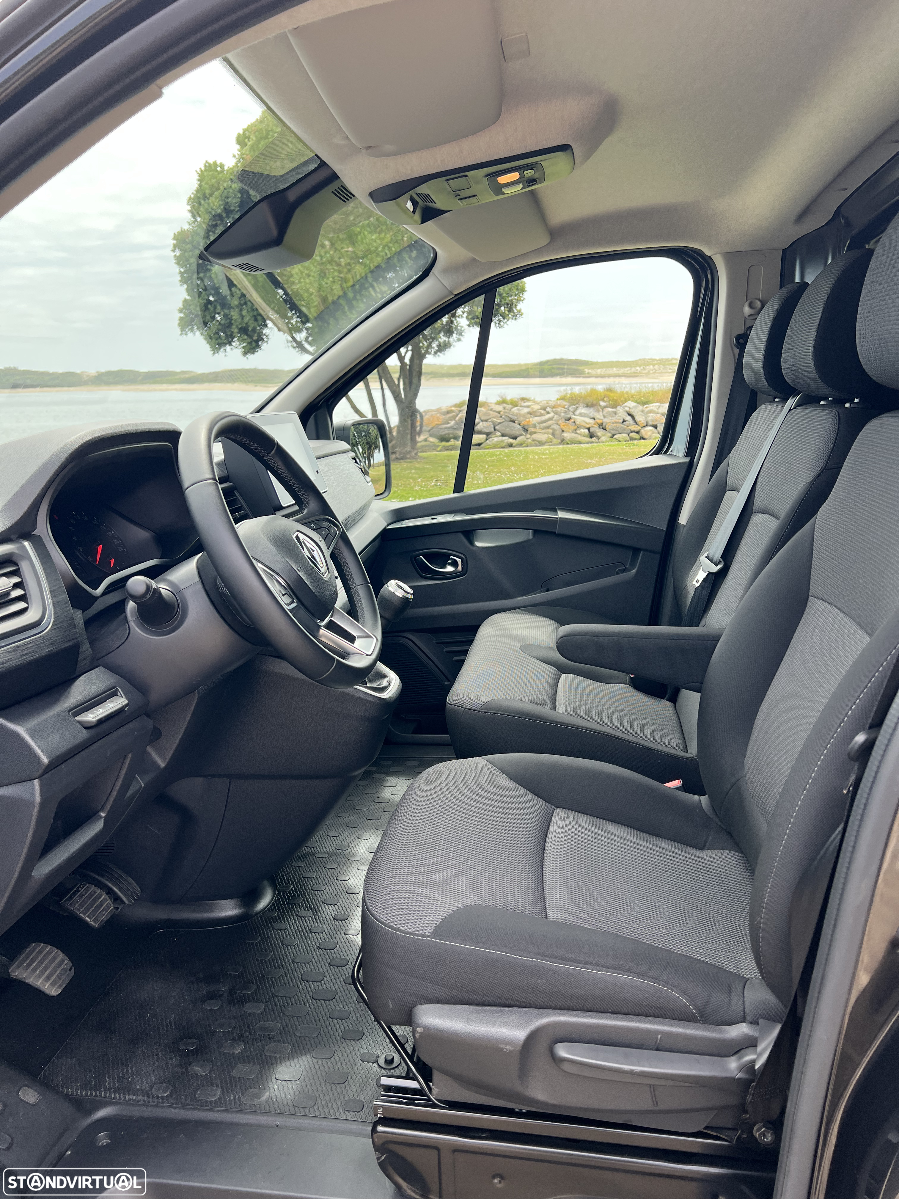 Renault Trafic Van 2.0 DCi 150cv c/ frio + caixa isotérmica - 10
