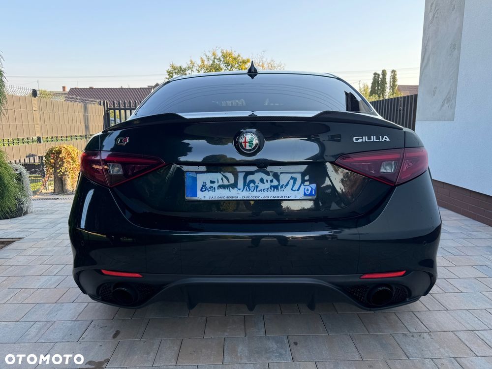 Alfa Romeo Giulia - 5