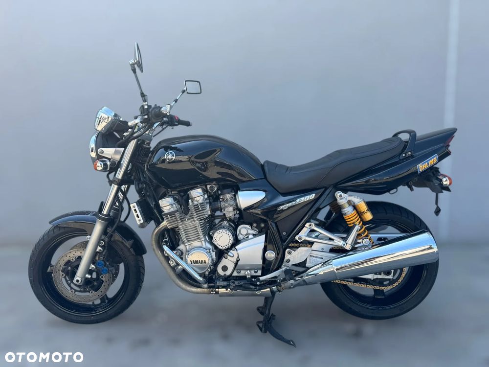 Yamaha XJR - 5