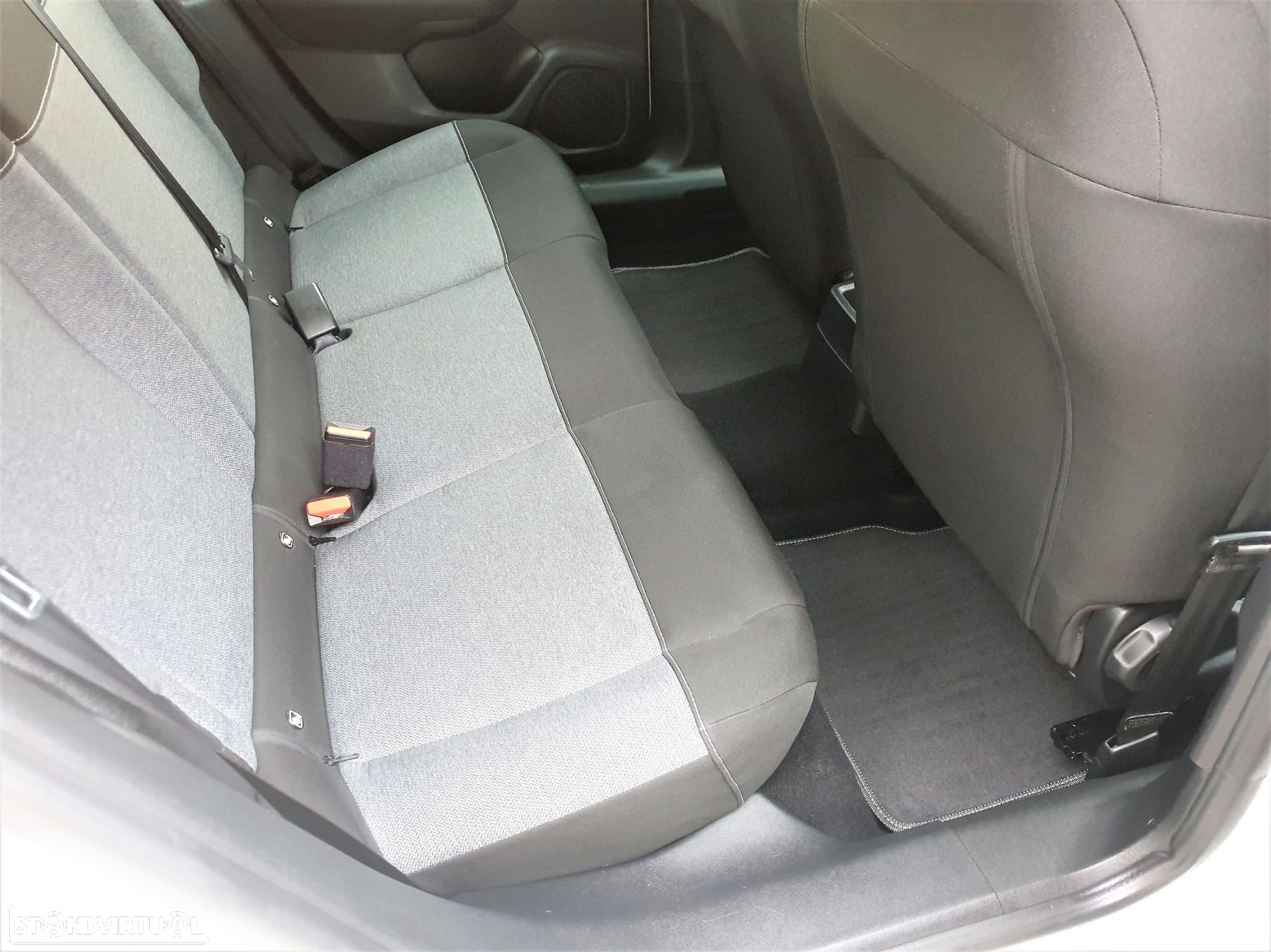 Citroën C4 BlueHDi 110 Stop&Start FEEL PACK - 39