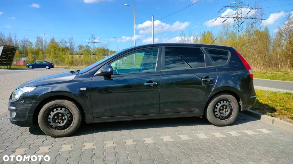 Hyundai i30 1.4 Base + - 15