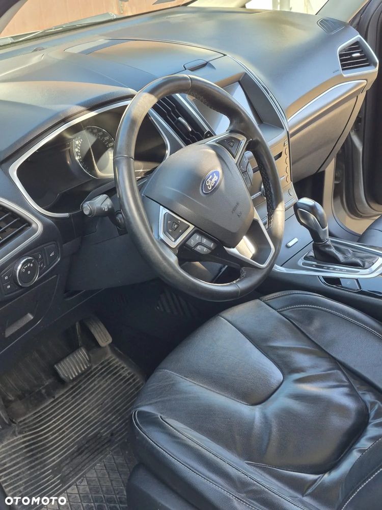 Ford S-Max 2.0 TDCi 4WD Titanium PowerShift - 24