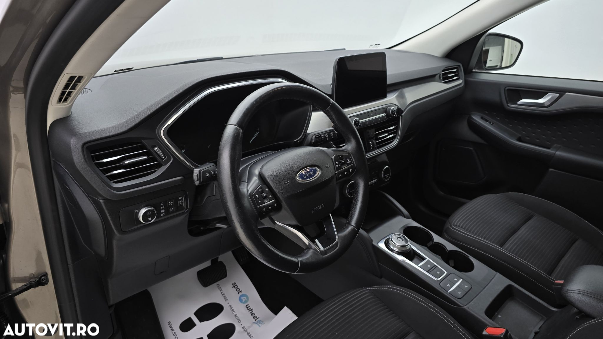 Ford Kuga - 13