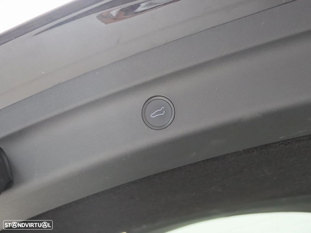 Tesla Model Y RWD - 11