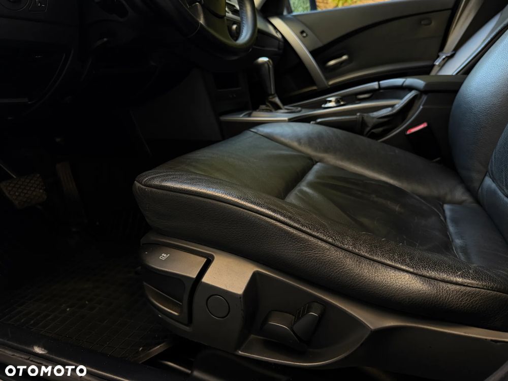 BMW Seria 5 525d - 14