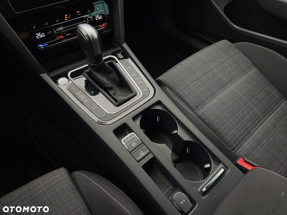 Volkswagen Passat - 23