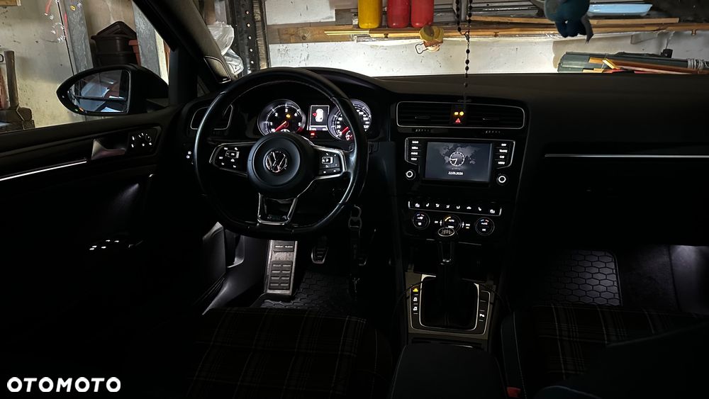 Volkswagen Golf - 31