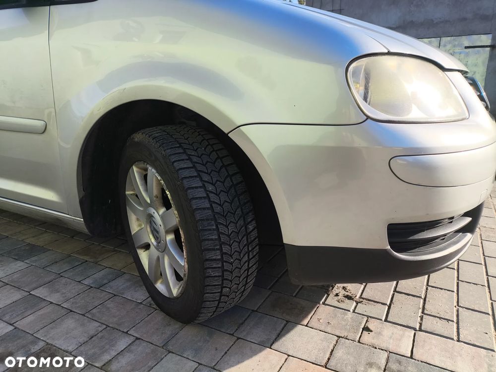 Volkswagen Touran 2.0 TDI Highline - 13