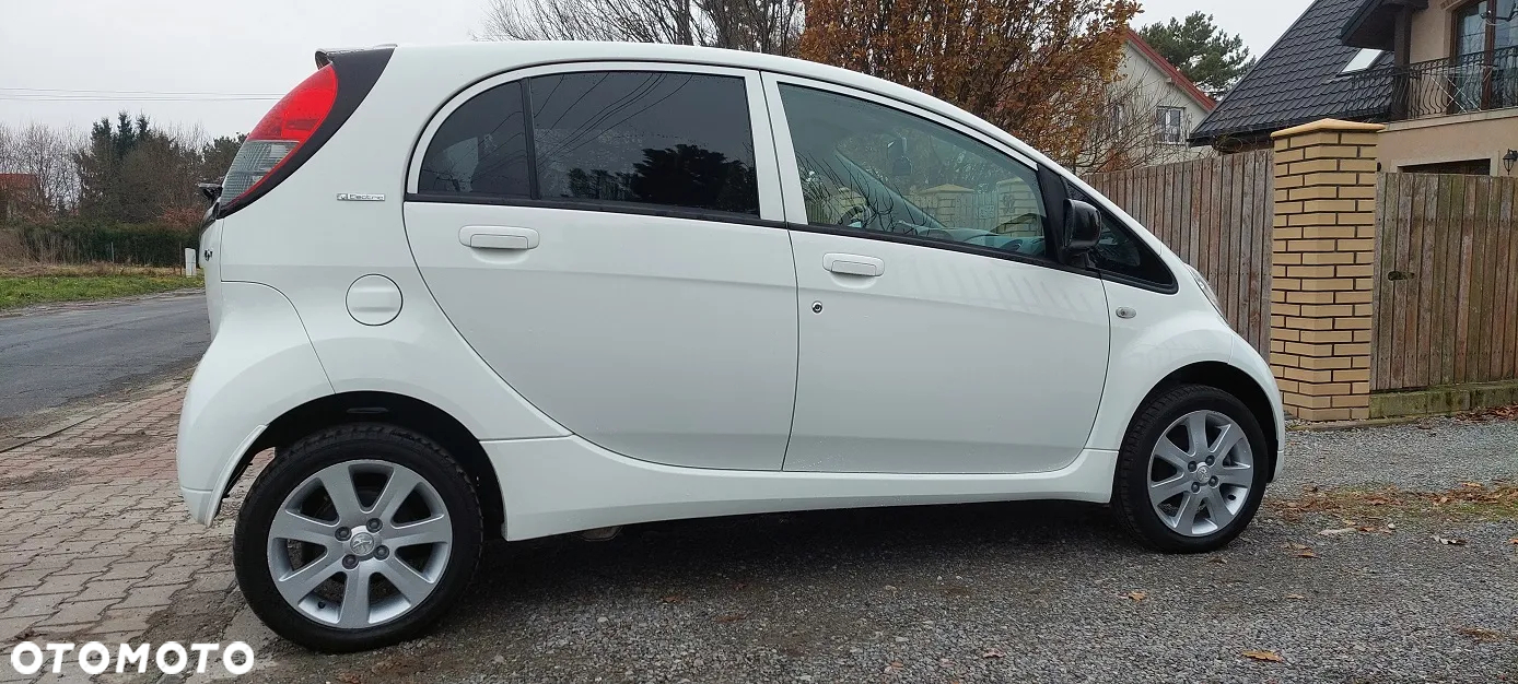 Peugeot iOn - 10