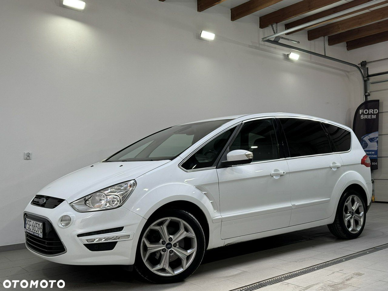 Ford S-Max - 12