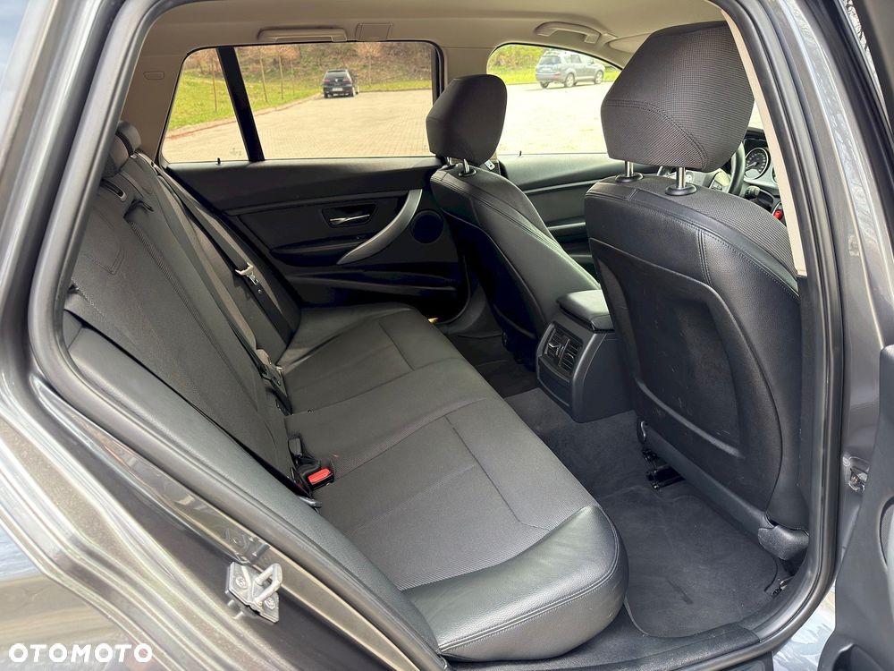 BMW Seria 3 318d Modern Line - 23