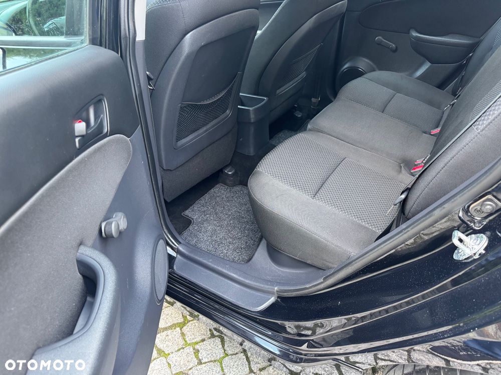 Hyundai i30 1.4 Edition 20 - 23