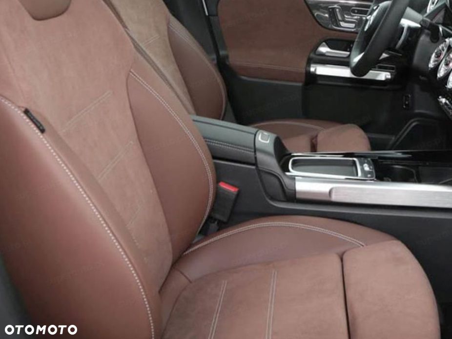 Mercedes-Benz GLB 200 AMG Line 7G-DCT - 6