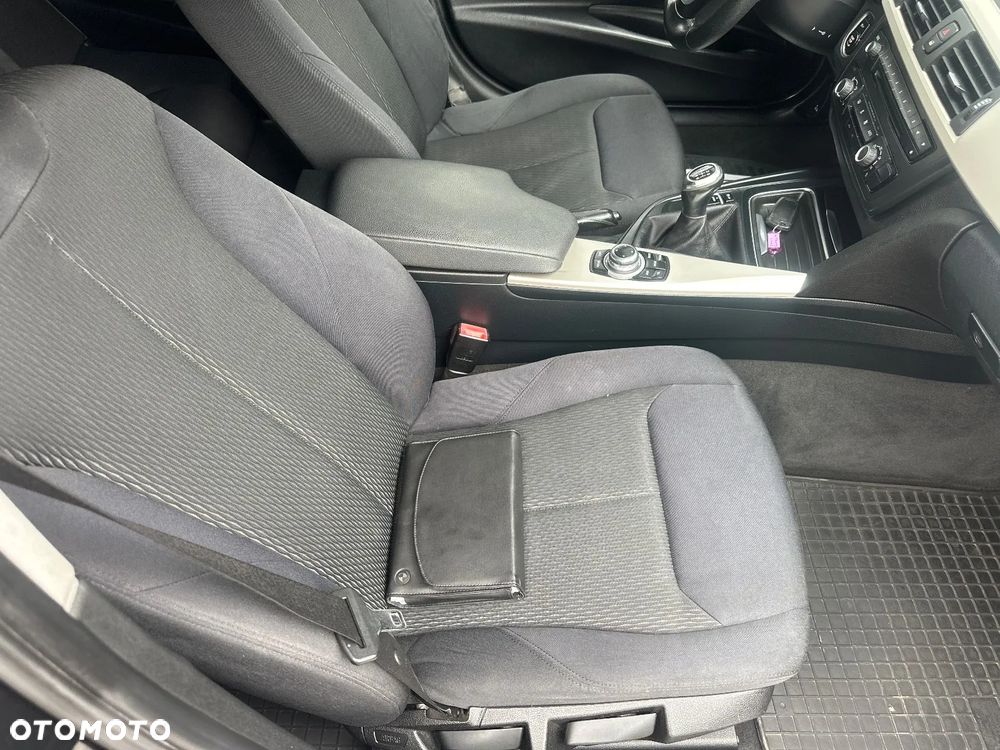 BMW Seria 3 318d - 21