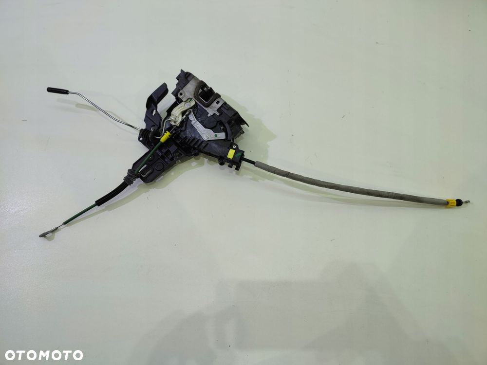 MERCEDES W205 ZAMEK DRZWI PRAWY PRZÓD EUROPA - 1