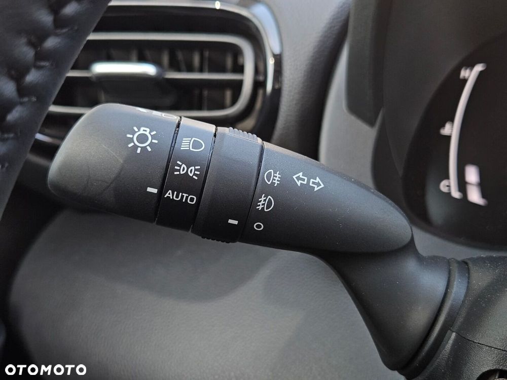 Toyota Yaris Hybrid 1.5 Style - 27