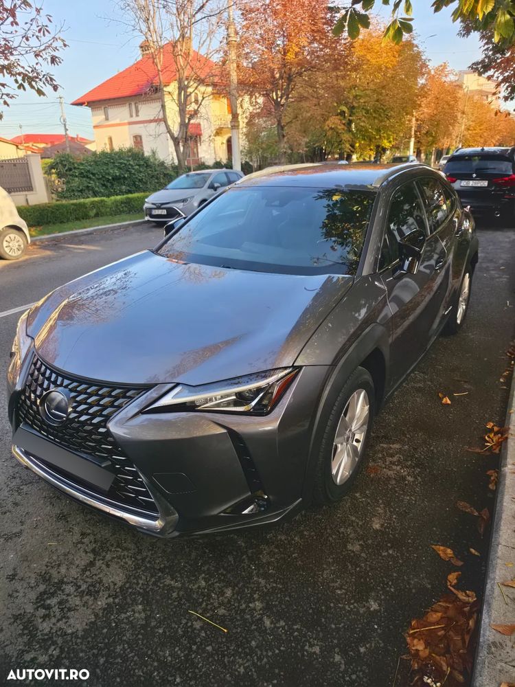 Lexus UX - 3