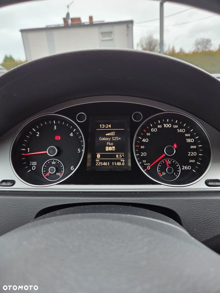 Volkswagen Passat 1.6 TDI Trendline - 4