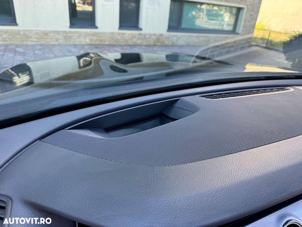 Mercedes-Benz E 220 d 4Matic 9G-TRONIC AMG Line - 39