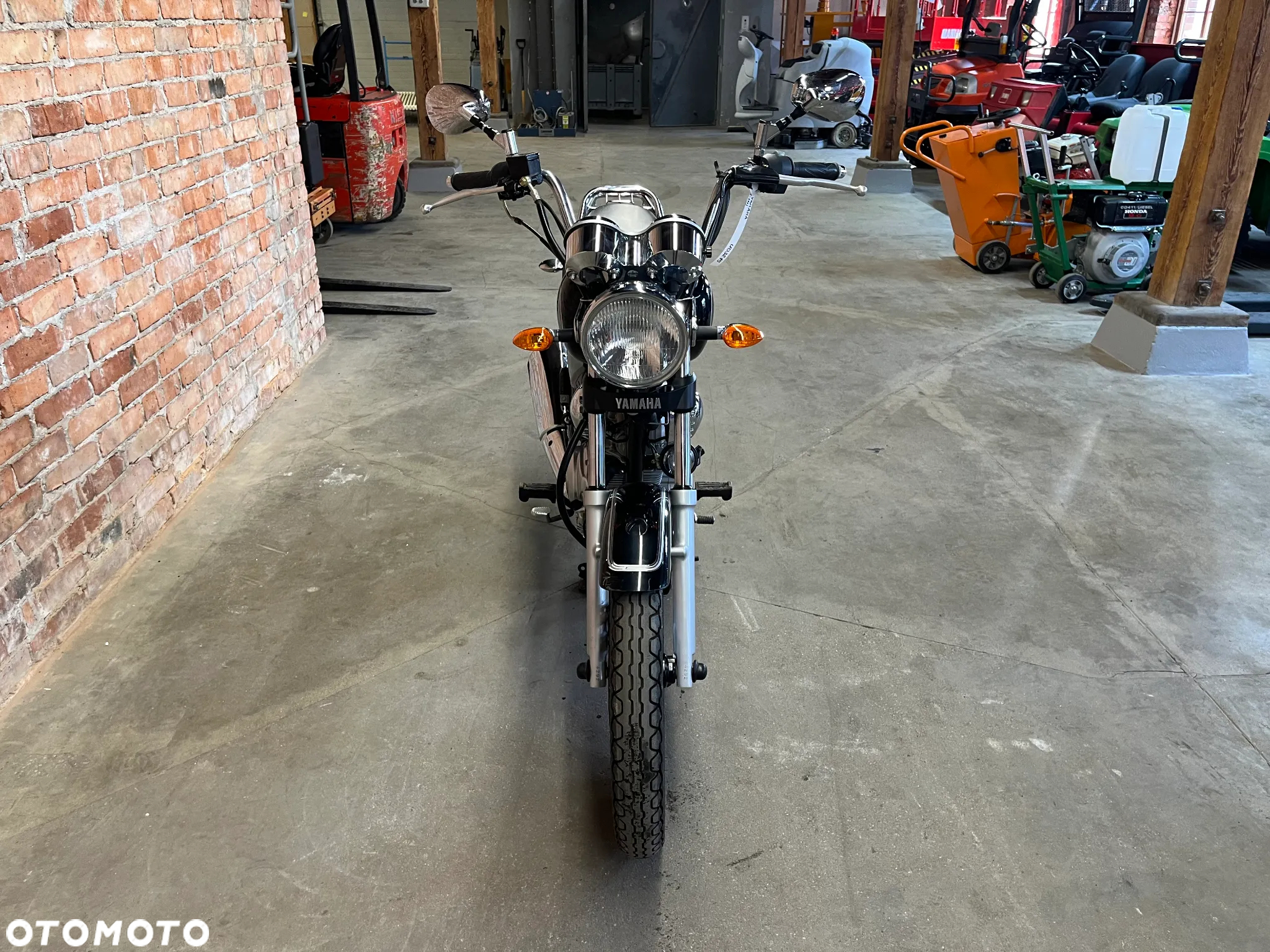 Yamaha YBR - 8