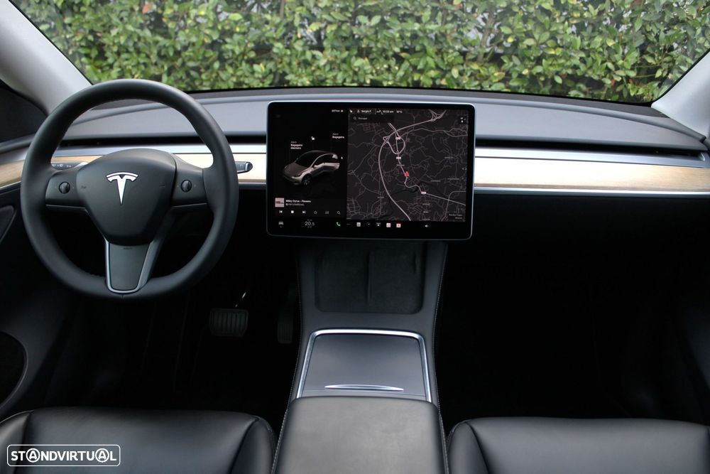 Tesla Model Y Long Range Dual Motor AWD - 2