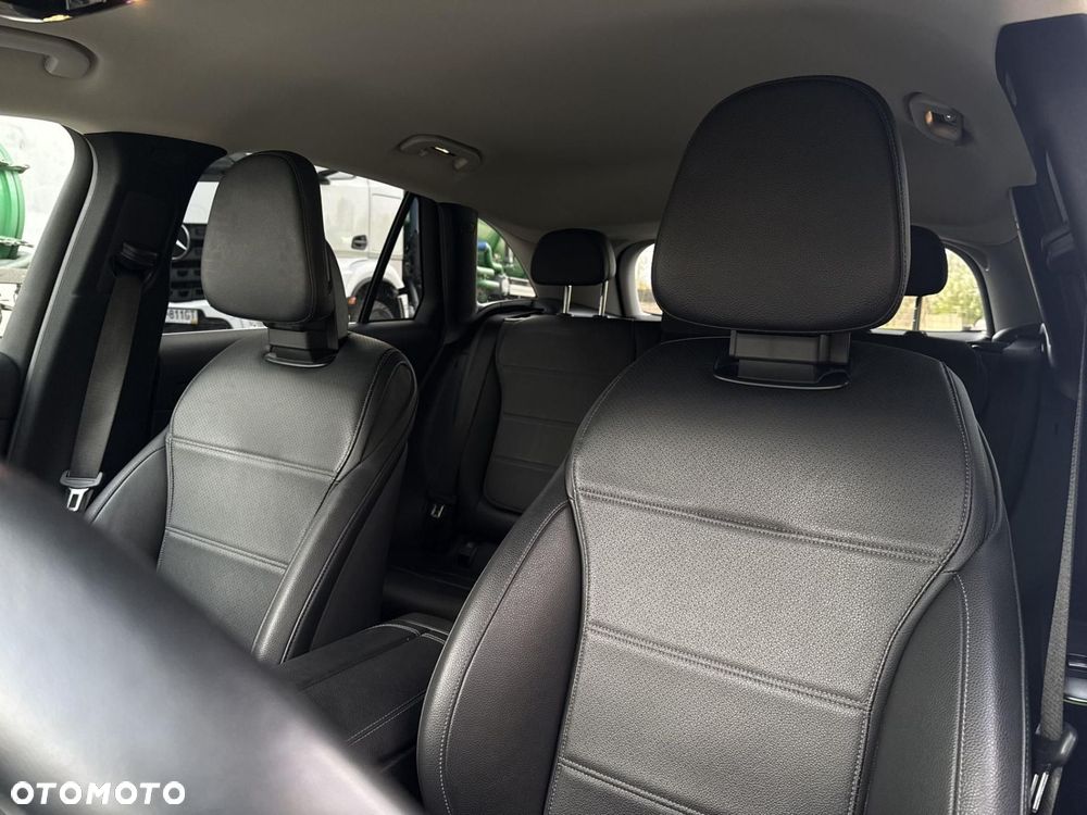 Mercedes-Benz GLC - 12