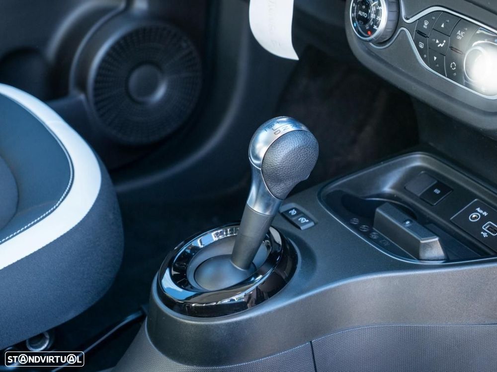 Renault Twingo E-Tech. 22 Urban Night - 20