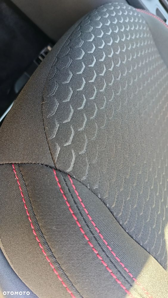 Ford Kuga 2.5 FHEV FWD ST-Line eCVT - 19