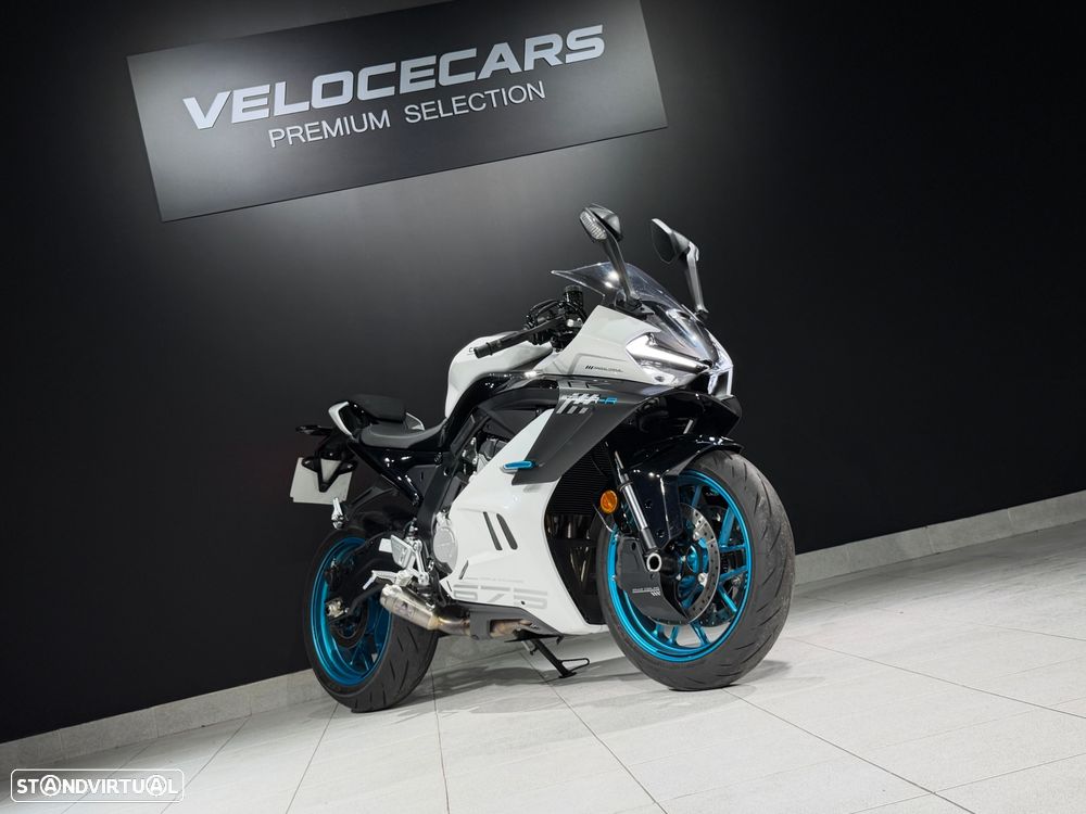 CF Moto 675SR-R - 26