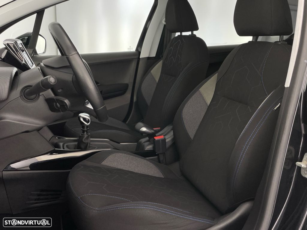 Peugeot 2008 1.2 PureTech Signature - 19