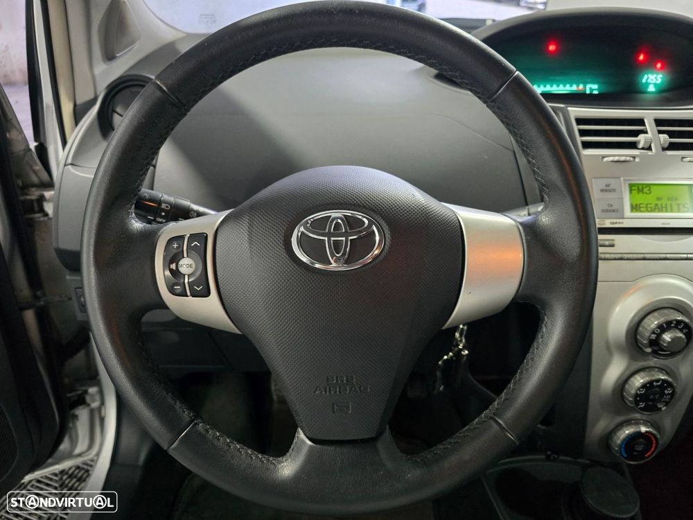 Toyota Yaris 1.0 VVT-i AC - 9