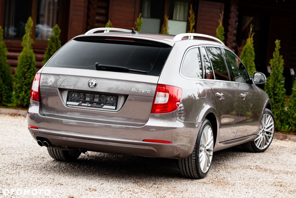 Skoda Superb 2.0 TDI Elegance Green tec - 11