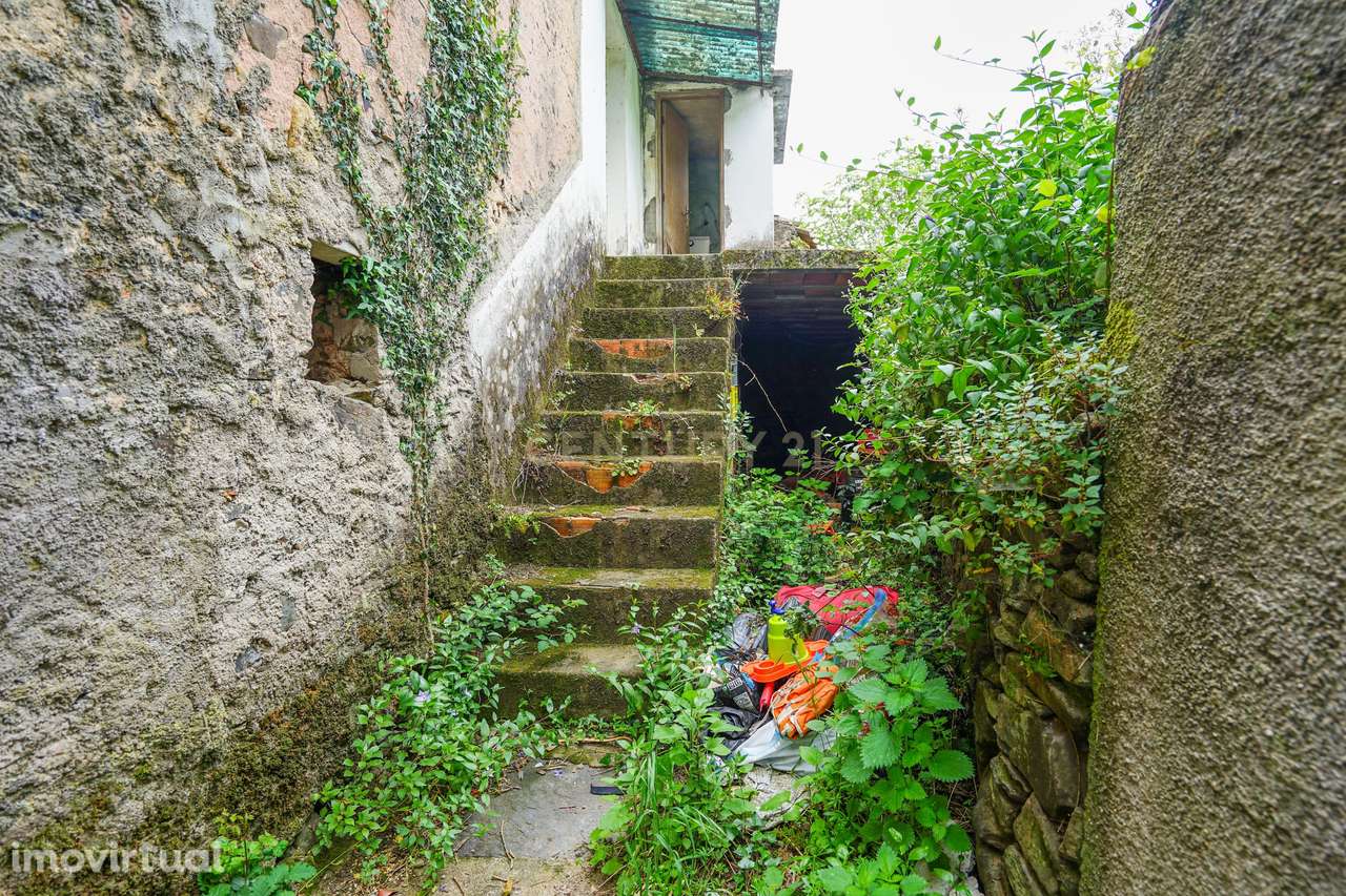 Moradia para recuperar - C/ terreno - Grande imagem: 5/17