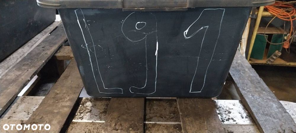 KOMPLETNY TYŁ KLAPA ZDERZAK LAMPY TYŁ TOYOTA AVENSIS T25 1C0 - 15