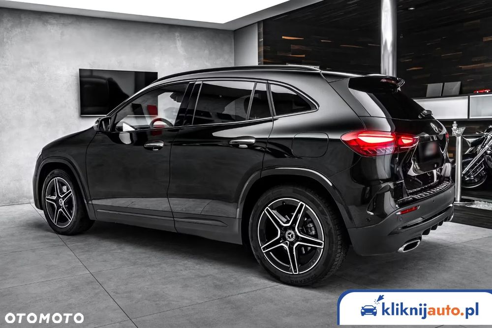 Mercedes-Benz GLA 200 AMG Line - 3