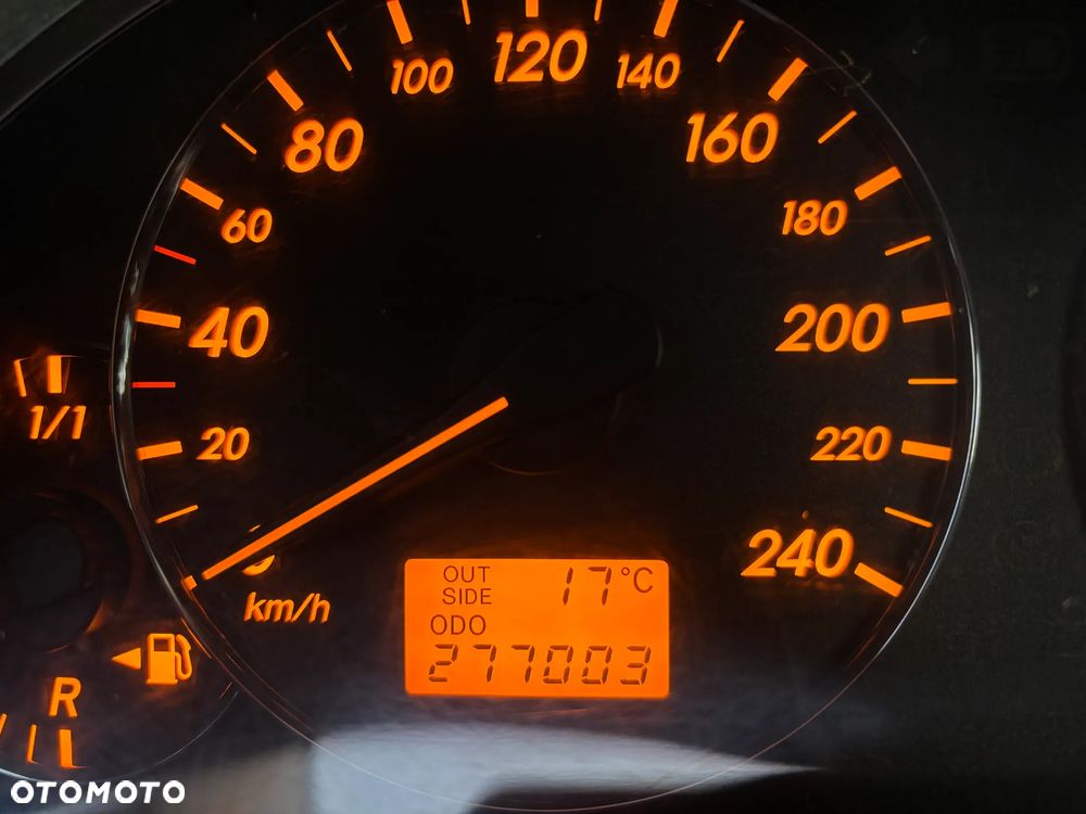 Toyota Avensis 2.0 VVT-i High - 7