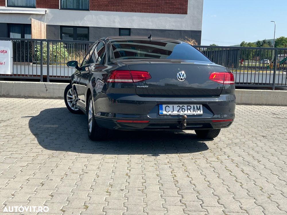 Volkswagen Passat 2.0 TDI Comfortline - 16