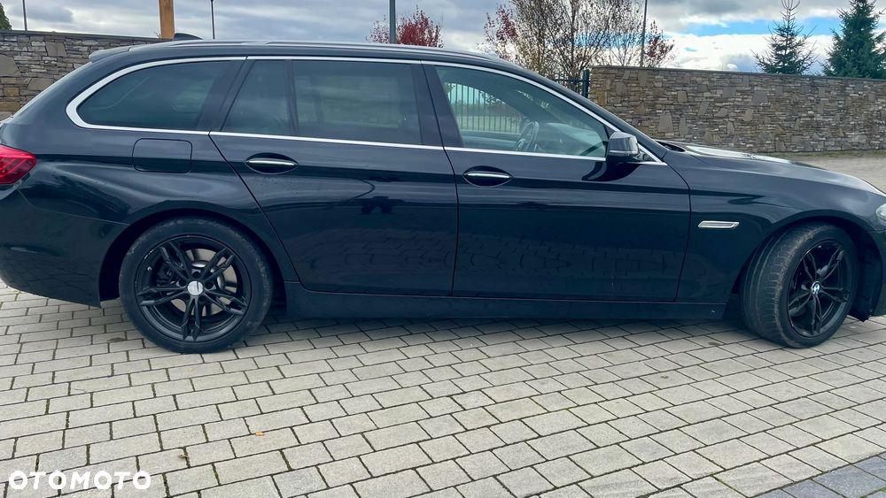 BMW Seria 5 525d xDrive Luxury Line - 9