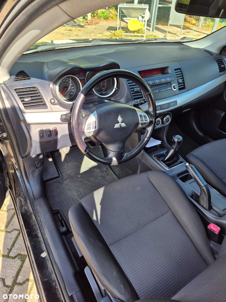 Mitsubishi Lancer - 7