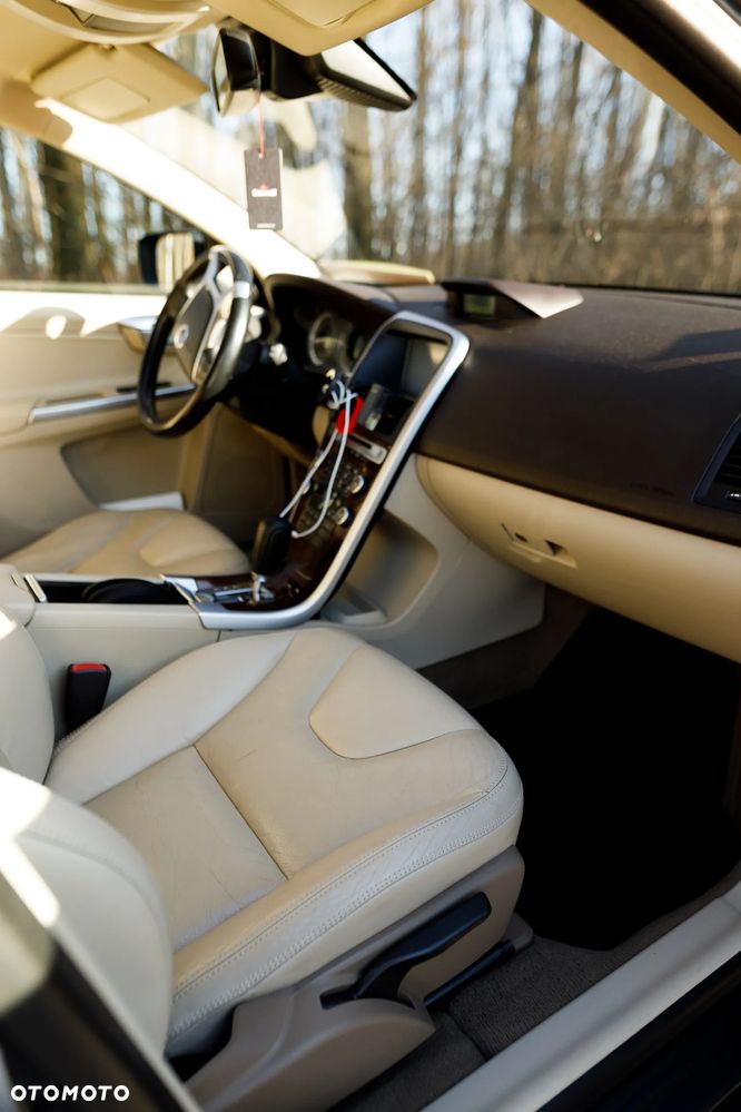 Volvo XC 60 - 8