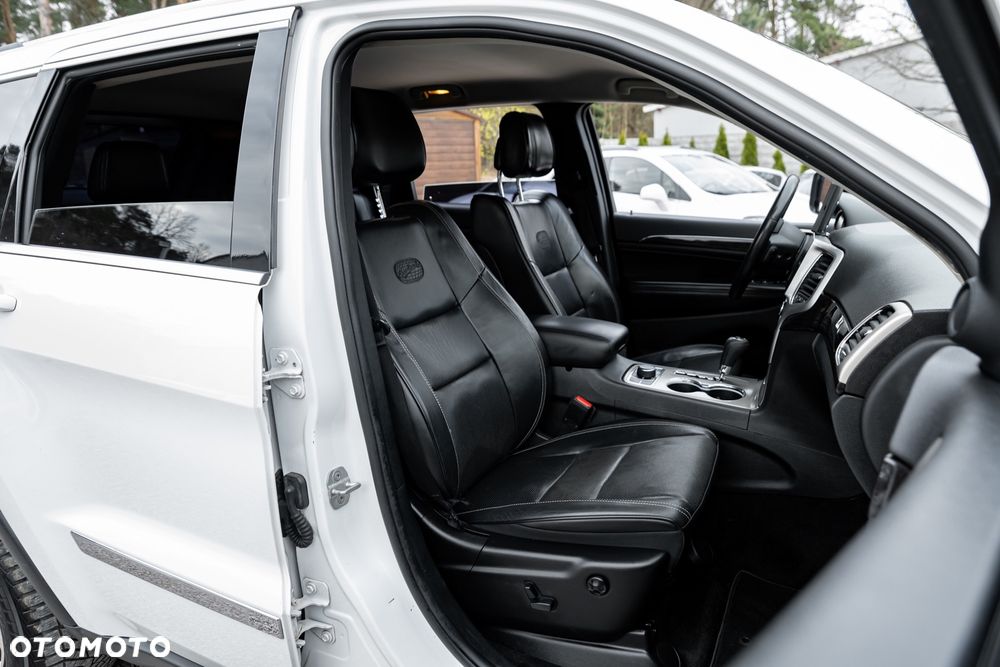 Jeep Grand Cherokee 3.0 CRD Laredo - 24