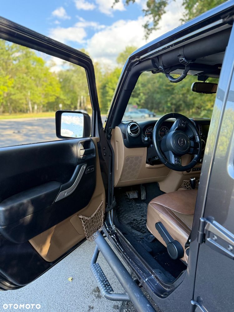 Jeep Wrangler 3.6 Unlim Sahara - 9