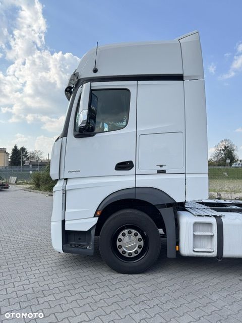 Mercedes-Benz Actros - 8