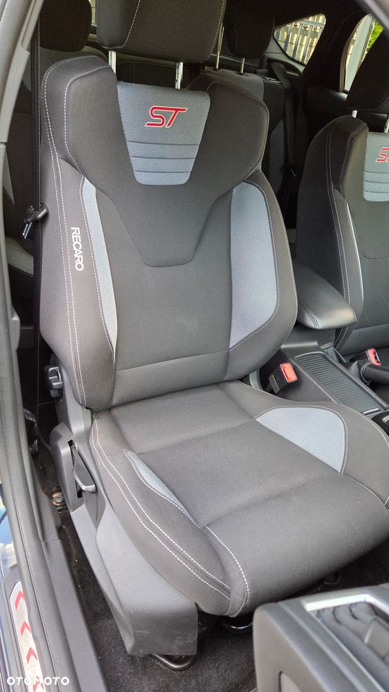 Ford Focus 2.0 TDCi ST - 31