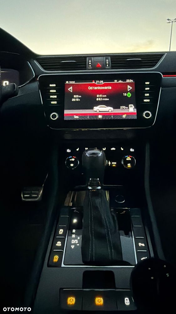 Skoda Superb 2.0 TDI Sportline DSG - 19