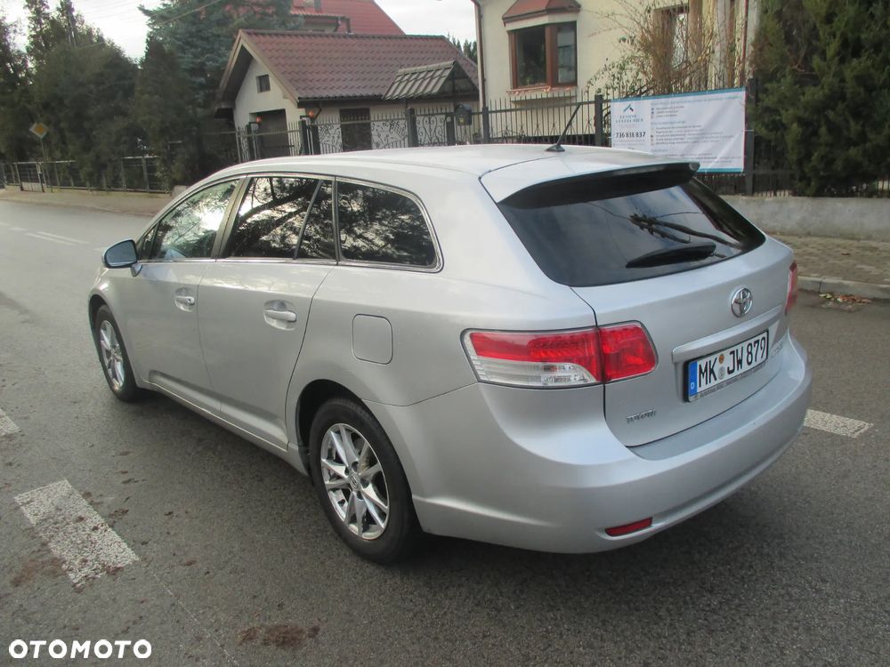 Toyota Avensis 1.8 Sol - 3