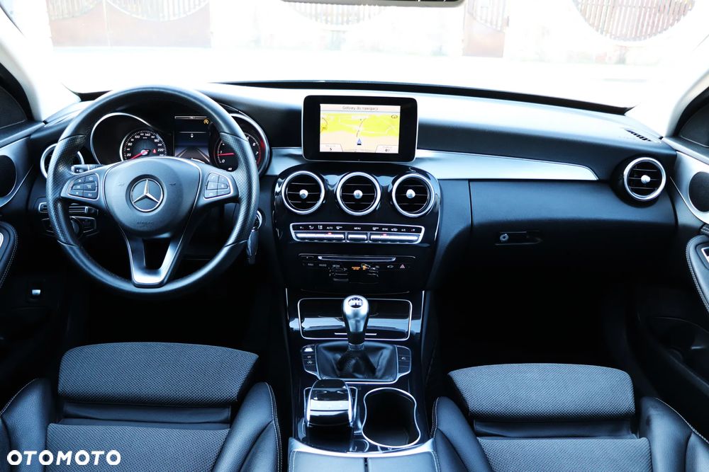 Mercedes-Benz Klasa C 180 Avantgarde - 26