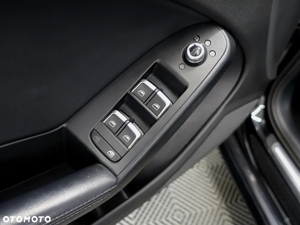 Audi A4 2.0 TDI DPF S line Sportpaket - 26